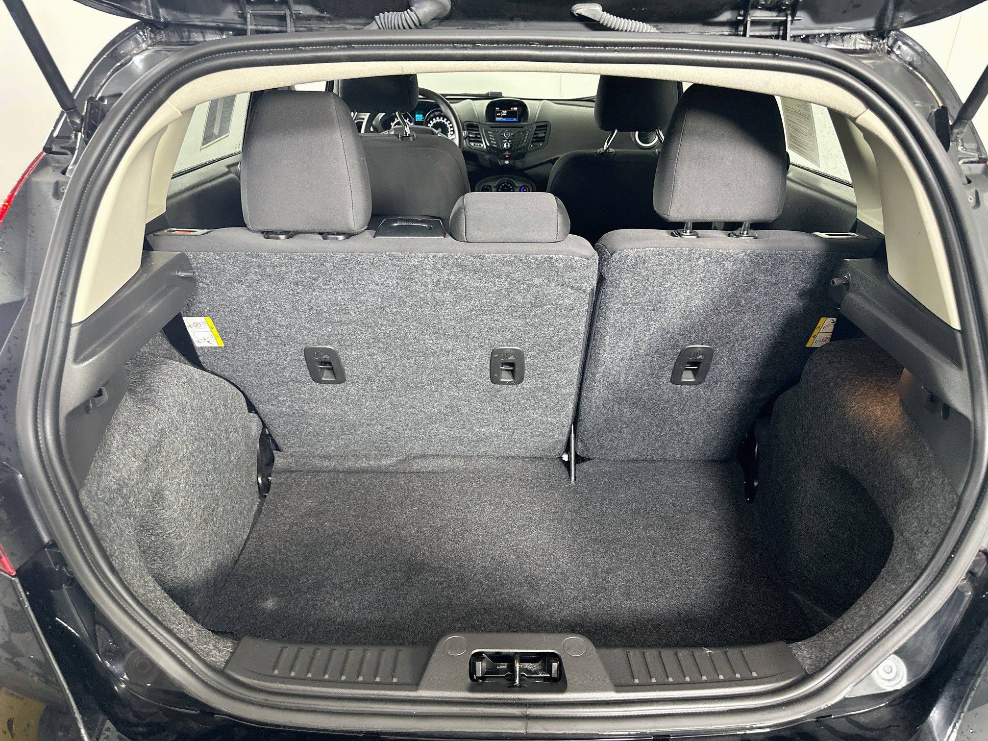 Used 2018 Ford Fiesta SE FWD image 26