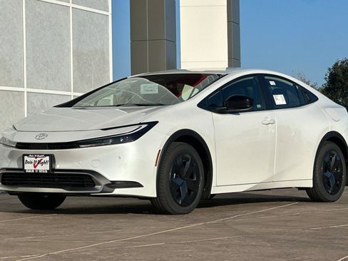 New 2026 Toyota Prius Plug-In Hybrid image 8