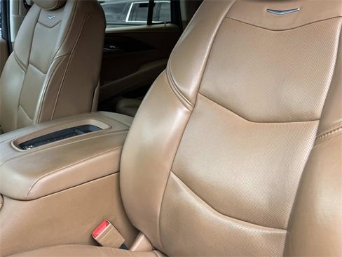 Used 2016 Cadillac Escalade Platinum image 31