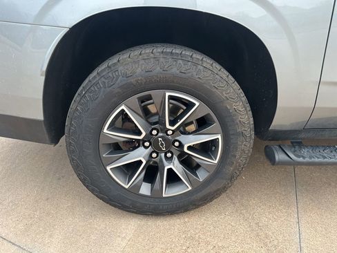 Used 2024 Chevrolet Suburban Z71 w/ Luxury Package image 10