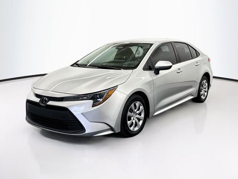Used 2024 Toyota Corolla LE FWD image 3