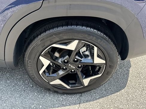 Certified 2024 Kia Seltos EX FWD image 20