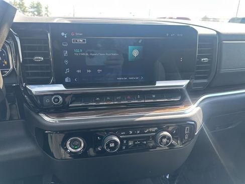 Used 2023 Chevrolet Silverado 1500 LT image 28