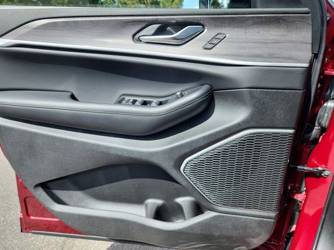 New 2025 Jeep Grand Cherokee Limited w/ Black Appearance Package image 13