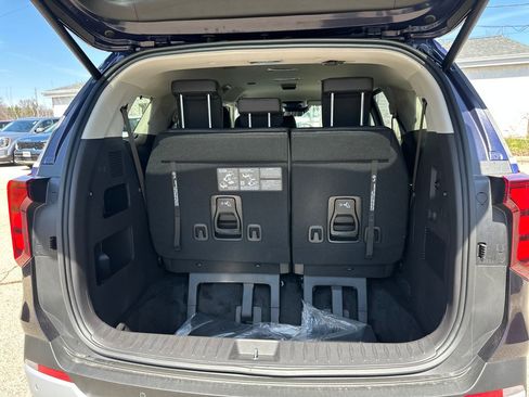 New 2026 Kia Carnival EX FWD image 40