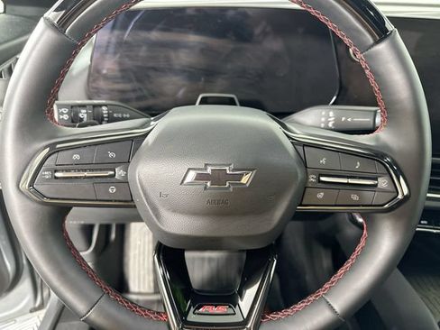Used 2024 Chevrolet Equinox EV RS FWD image 19