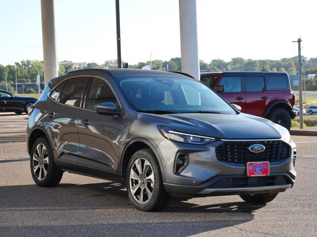 Certified 2024 Ford Escape Platinum AWD/4WD image 3