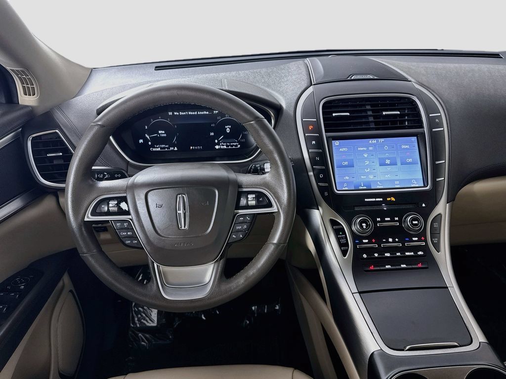 Used 2019 Lincoln Nautilus Premier AWD/4WD image 25