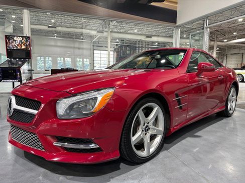 Used 2015 Mercedes-Benz SL 550 w/ Driver Assistance Package image 10
