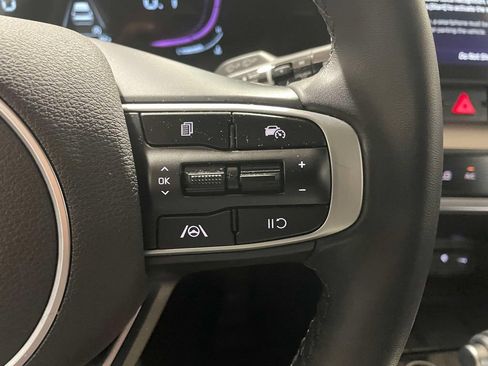 Used 2025 Kia Sportage EX FWD image 22