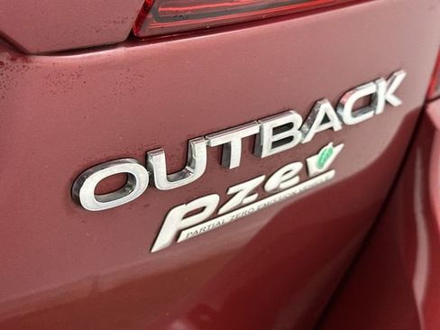 Used 2017 Subaru Outback 2.5i Premium image 25