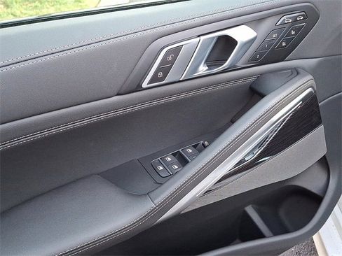 New 2026 BMW X6 xDrive40i w/ Executive Package image 11