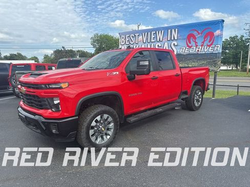 Used 2025 Chevrolet Silverado 2500 Custom w/ Custom Value Package AWD/4WD image 1