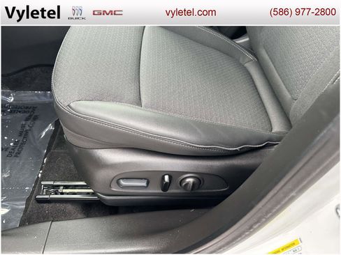 Used 2023 Buick Encore GX Preferred w/ Cold Weather Comfort Package image 18