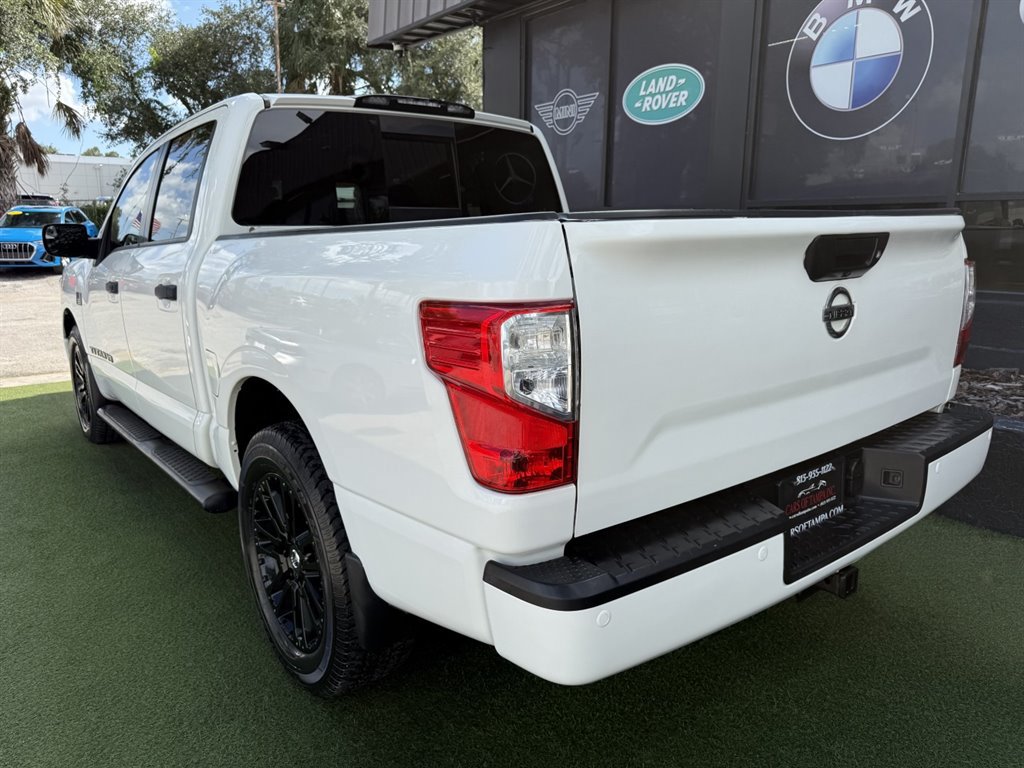 Used 2018 Nissan Titan SV w/ SV Convenience Package AWD/4WD image 4