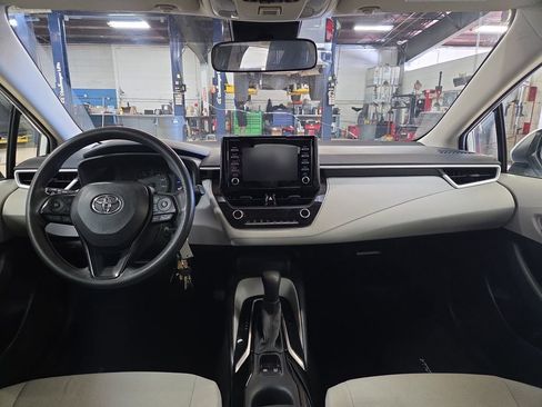 Used 2020 Toyota Corolla L image 13