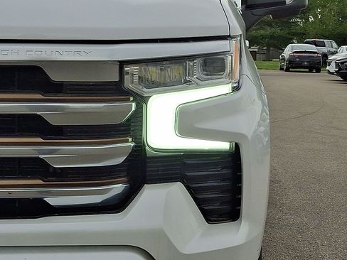 Used 2022 Chevrolet Silverado 1500 High Country w/ High Country Premium Package AWD/4WD image 28