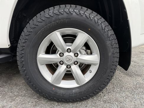 Used 2019 Toyota 4Runner SR5 Premium image 9