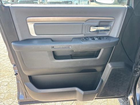 Used 2023 RAM 1500 Classic SLT AWD/4WD image 25