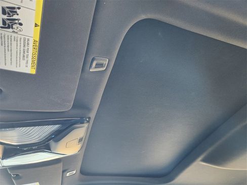 Used 2023 BMW 530e xDrive image 26