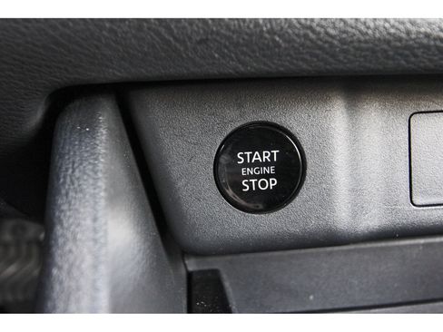 Certified 2025 Nissan Rogue SV FWD image 27