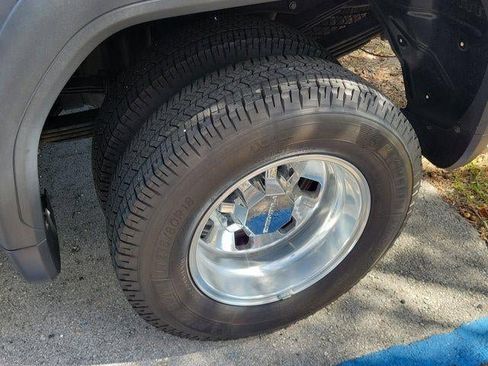 Used 2024 GMC Sierra 3500 Denali Ultimate image 9