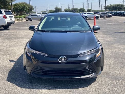 Used 2025 Toyota Corolla LE FWD image 2