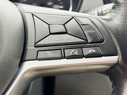 Used 2017 Nissan Rogue Sport SL image 32