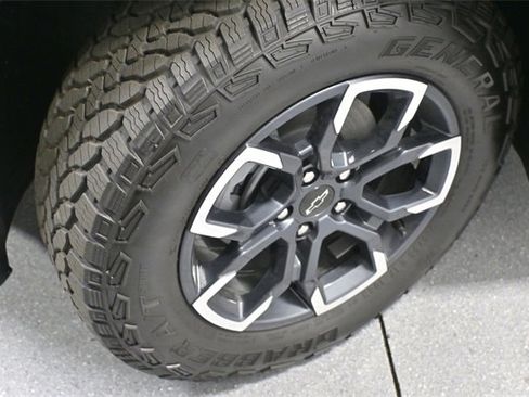 New 2026 Chevrolet Equinox ACTIV w/ Convenience Package III image 10