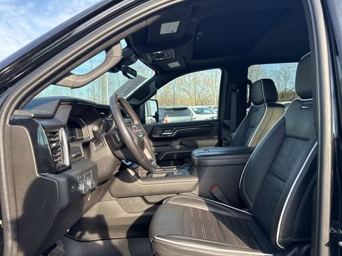 Used 2024 GMC Sierra 2500 AT4X AWD/4WD image 9