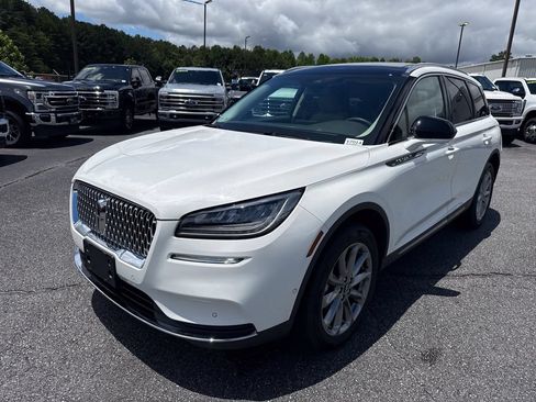 Used 2022 Lincoln Corsair AWD w/ Premium Package image 3