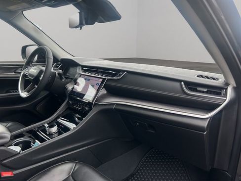 Used 2023 Jeep Grand Cherokee L Limited w/ Luxury Tech Group II image 28