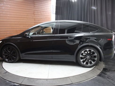 Used 2022 Tesla Model X image 24