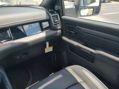 New 2026 RAM 2500 Limited AWD/4WD image 19