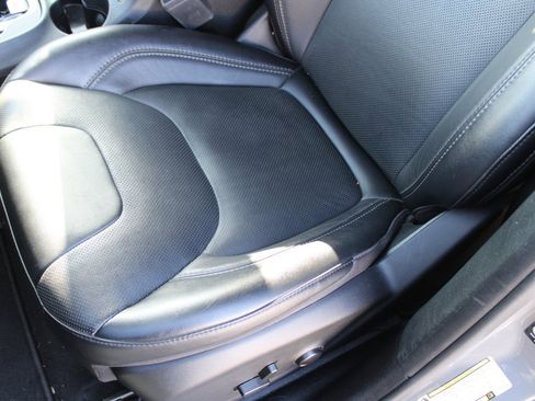 Used 2023 Jeep Cherokee Altitude Lux image 25