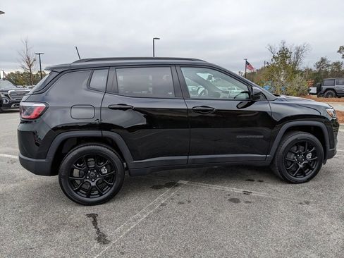 New 2026 Jeep Compass Latitude image 19