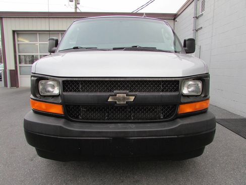 Used 2017 Chevrolet Express 3500 LS image 2