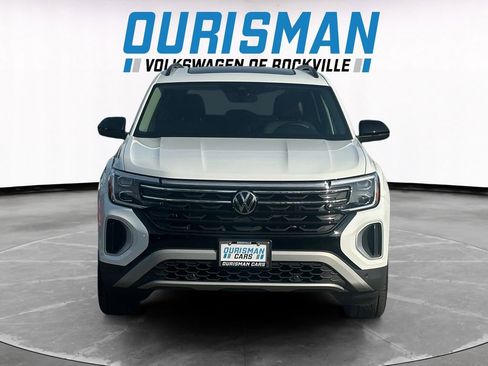 Used 2025 Volkswagen Atlas Peak Edition SE image 8