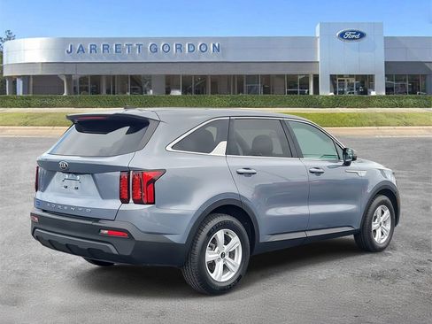 Used 2021 Kia Sorento LX FWD image 4
