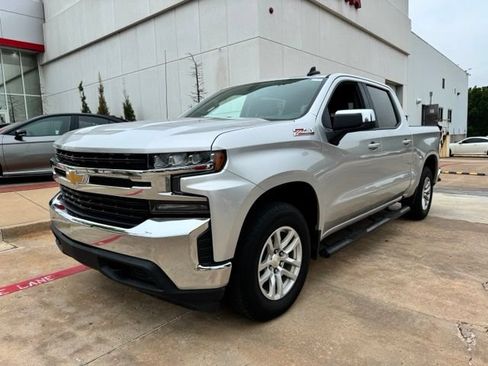 Used 2019 Chevrolet Silverado 1500 LT w/ All-Star Edition AWD/4WD image 3