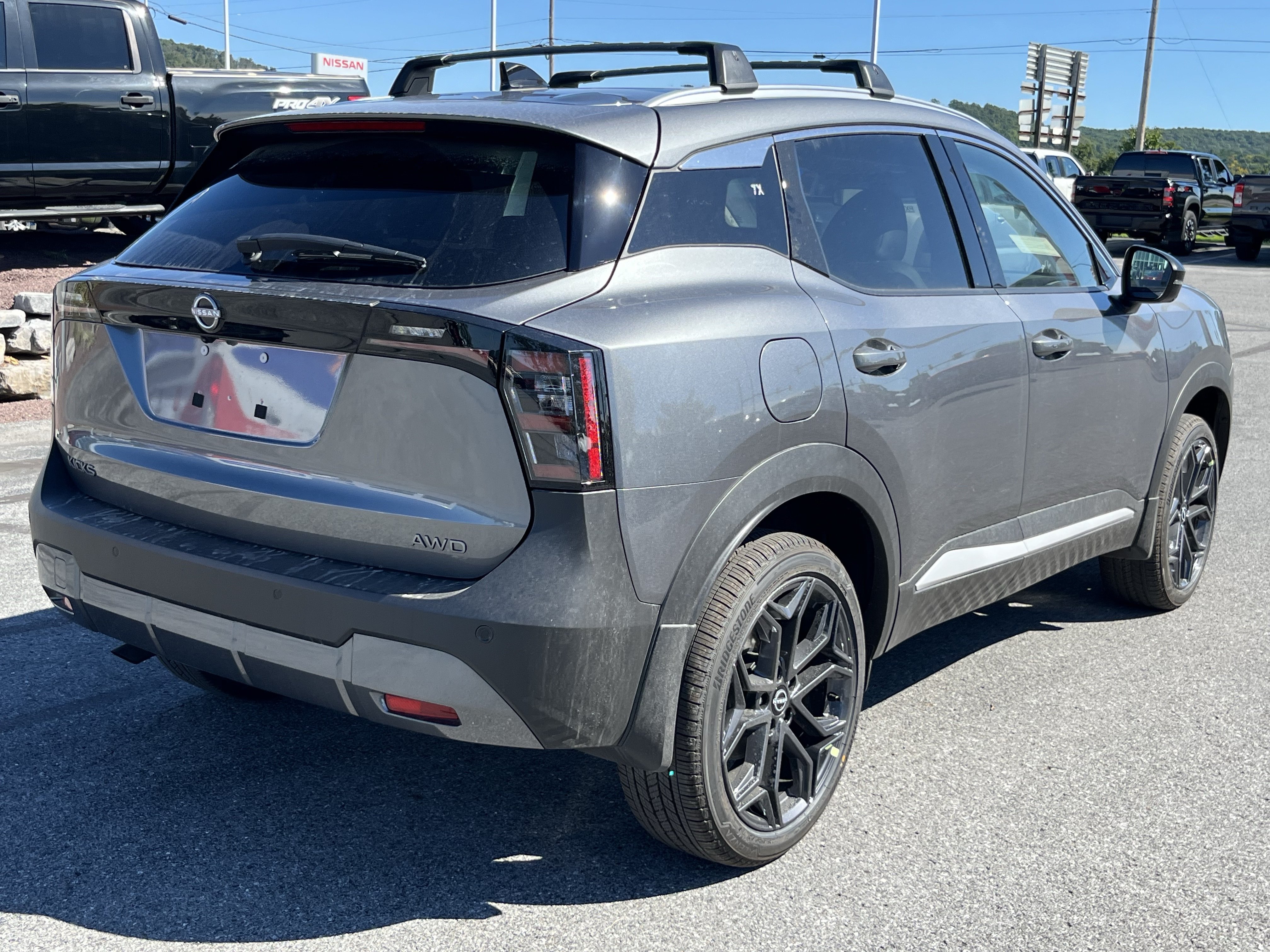 New 2027 Nissan Kicks SR AWD/4WD image 5