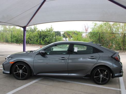Used 2021 Honda Civic Sport image 2