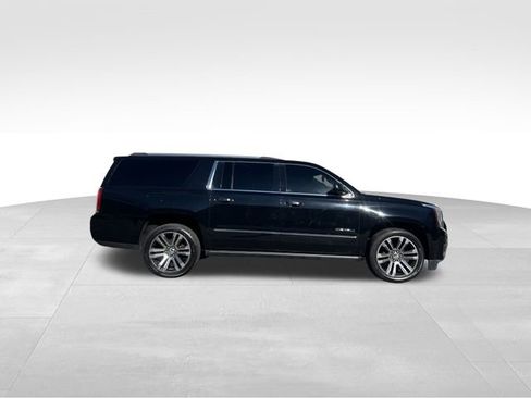 Used 2020 GMC Yukon XL Denali w/ Denali Premium Package image 6