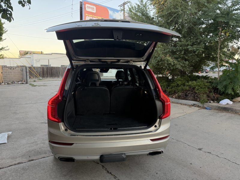 Used 2016 Volvo XC90 T6 Momentum w/ Momentum Plus Package AWD/4WD image 25
