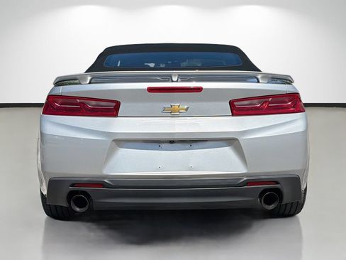 Used 2018 Chevrolet Camaro LT RWD image 4