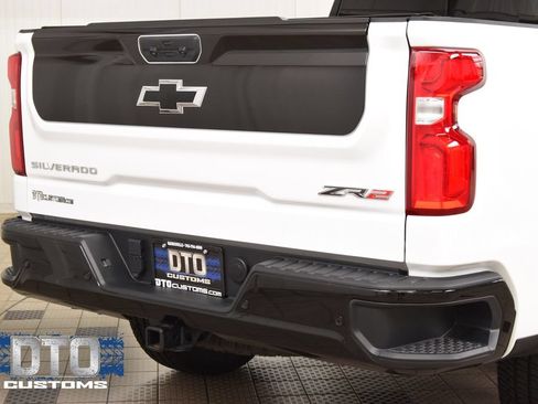 Used 2025 Chevrolet Silverado 1500 ZR2 w/ Technology Package AWD/4WD image 24