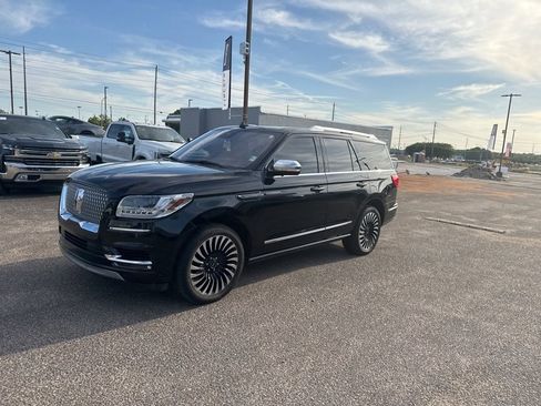 Used 2020 Lincoln Navigator Black Label w/ Cargo Convenience Package AWD/4WD image 6