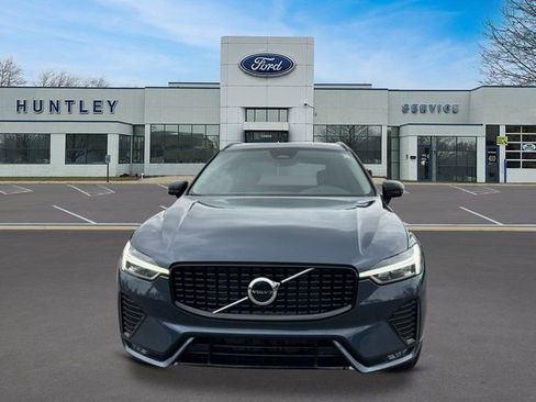 Used 2025 Volvo XC60 B5 Core AWD/4WD image 2