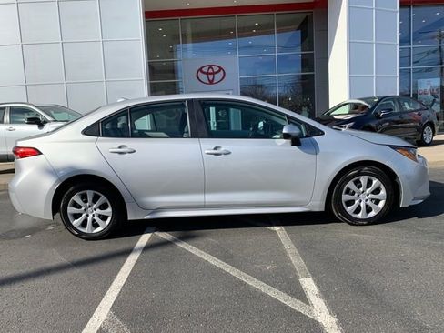 Certified 2025 Toyota Corolla LE w/ Convenience Package image 2