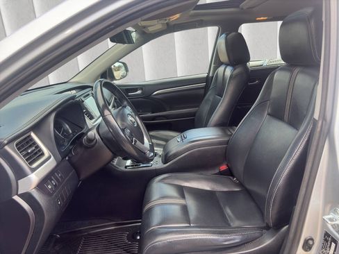 Used 2017 Toyota Highlander SE AWD/4WD image 15